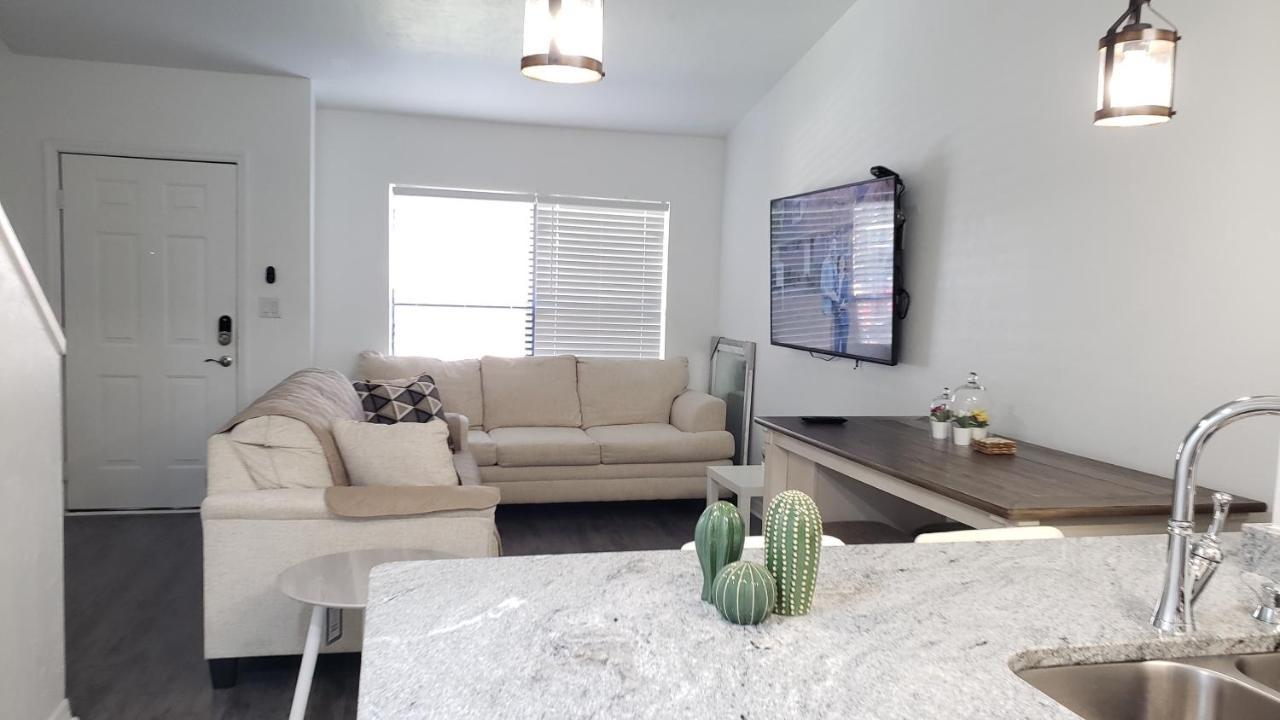 Discover Luxury Condo Steps Away From Celebration Pointe And I-75! เกนส์วิลล์ ภายนอก รูปภาพ