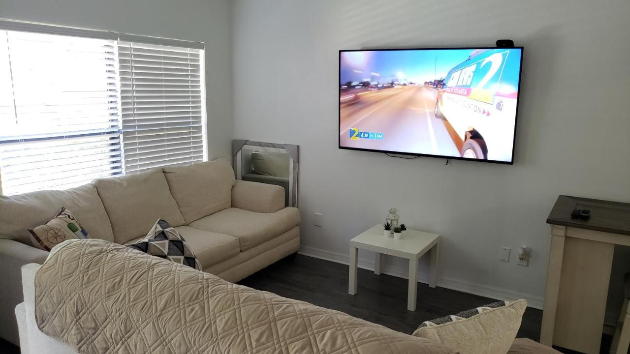Discover Luxury Condo Steps Away From Celebration Pointe And I-75! เกนส์วิลล์ ภายนอก รูปภาพ