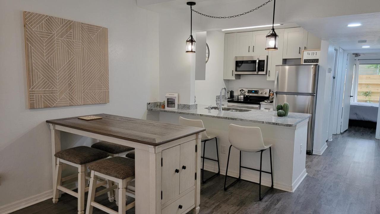 Discover Luxury Condo Steps Away From Celebration Pointe And I-75! เกนส์วิลล์ ภายนอก รูปภาพ
